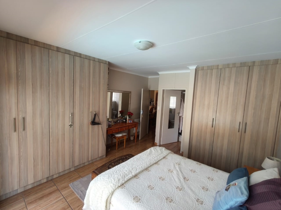 3 Bedroom Property for Sale in Waterkloof East North West